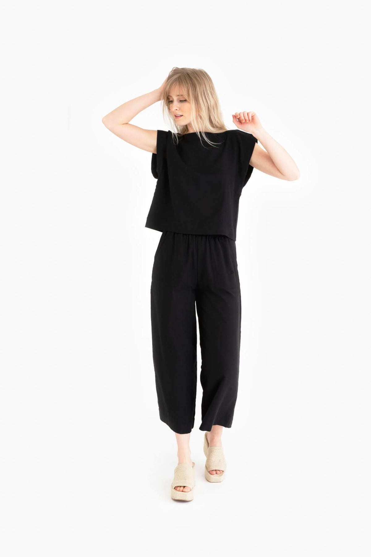 LAUDE The Label Everyday Crop Pant in Black