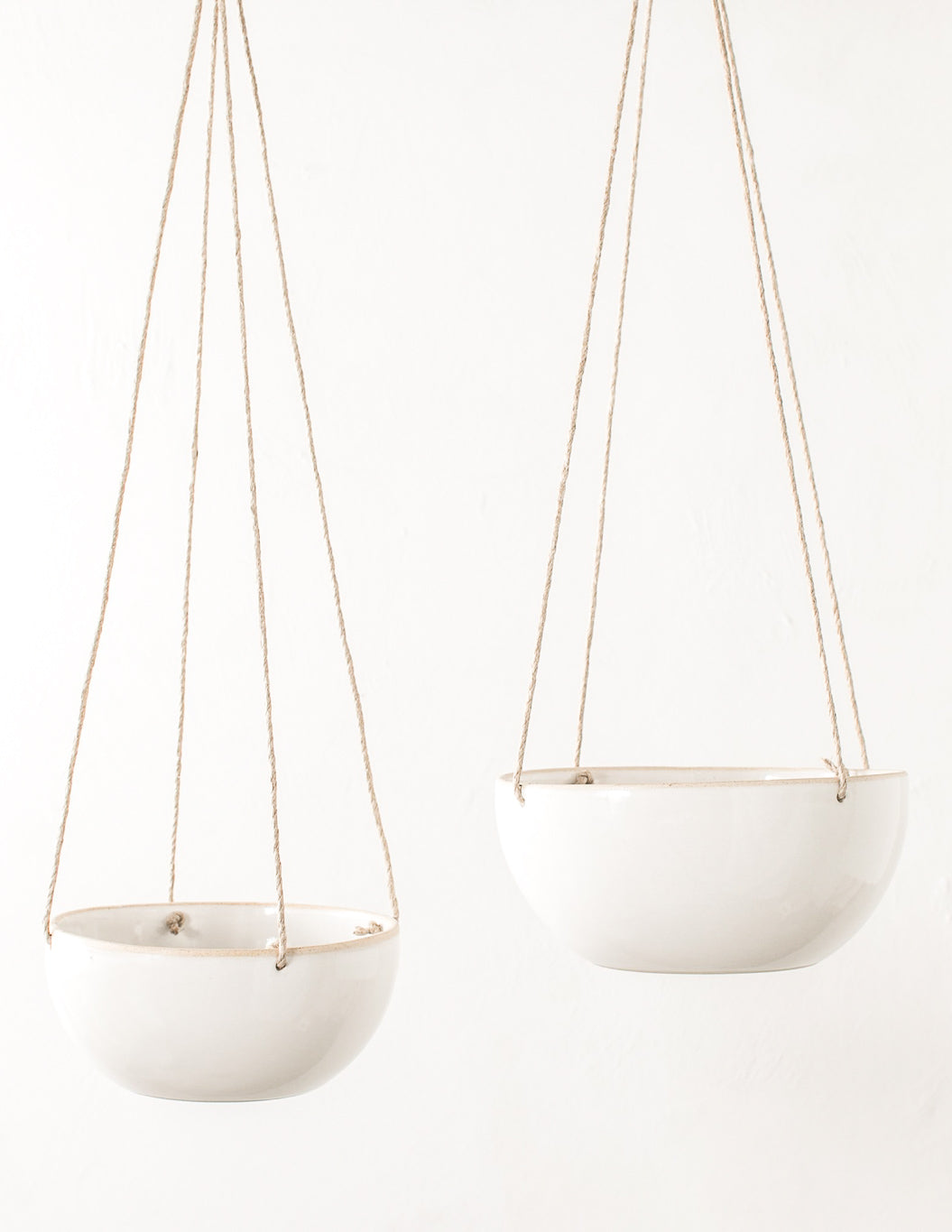 Convivial Minimal Hanging Planter