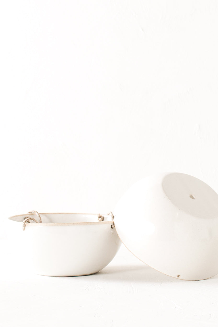 Convivial Minimal Hanging Planter