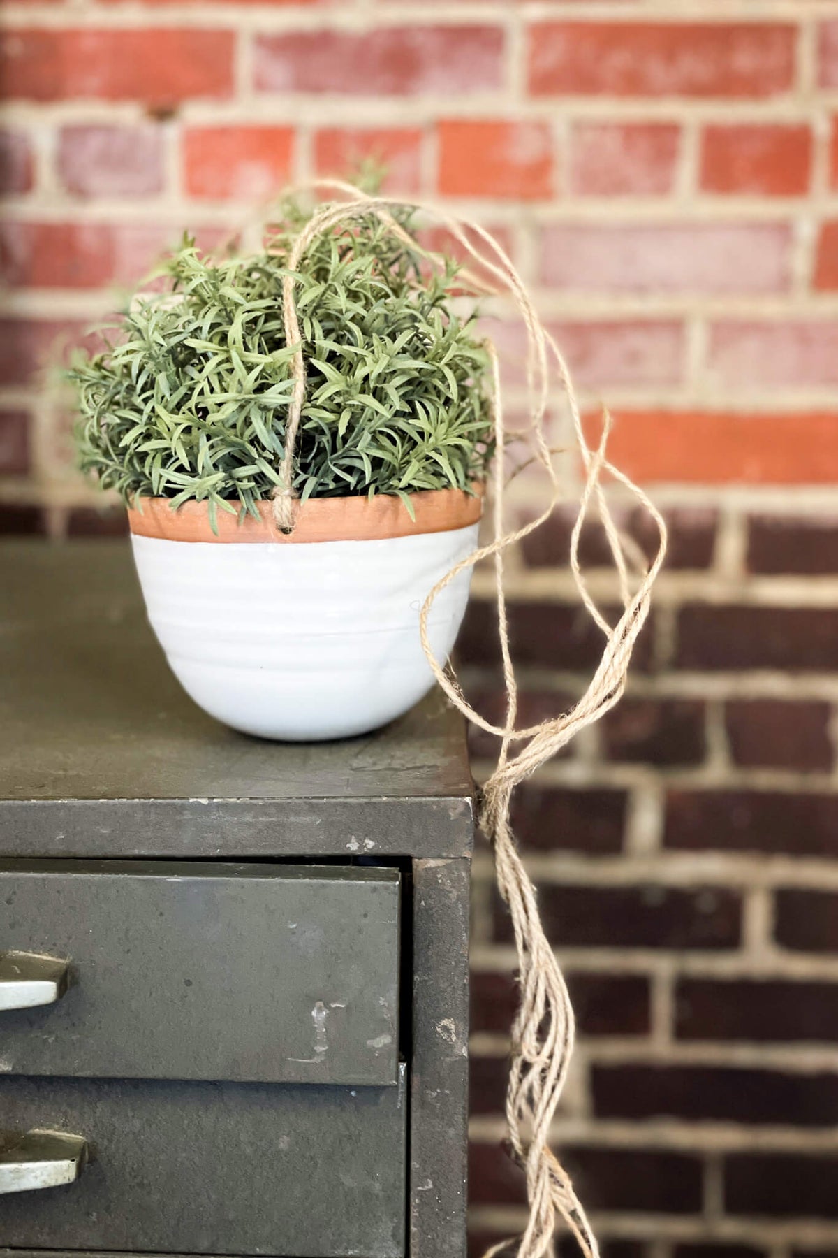 Gravesco Pottery Hanging Planter