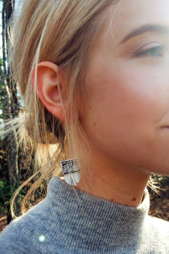Hechizo Regalo Shortie Earrings