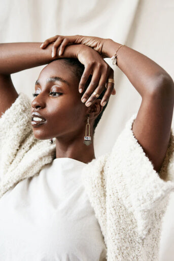 Hechizo Regalo Shortie Earrings