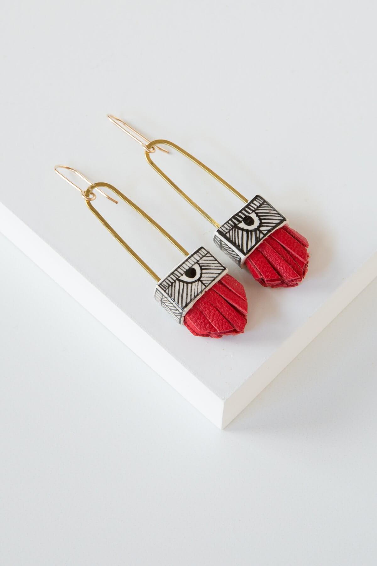 Hechizo Regalo Shortie Earrings